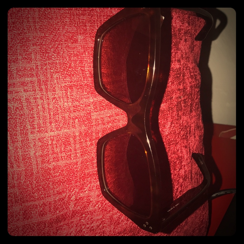 Celine Paris CL40090F